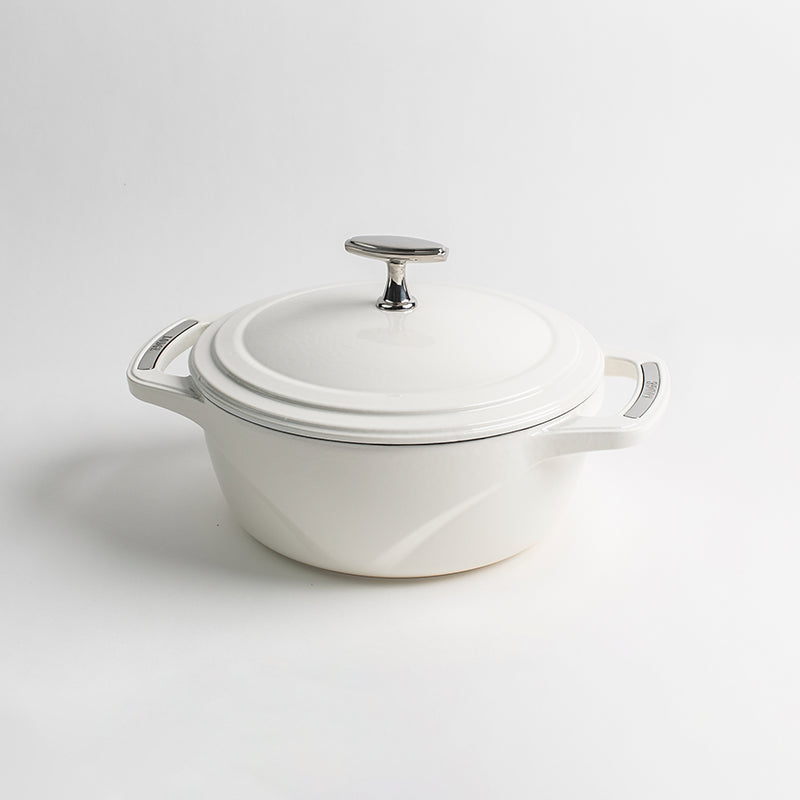 USA Enamel? Cast Iron Dutch Oven - Image 102