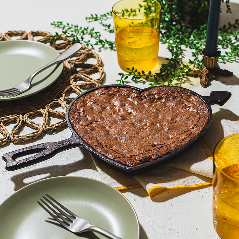 Seasoned Cast Iron Heart Skillet - Image 4